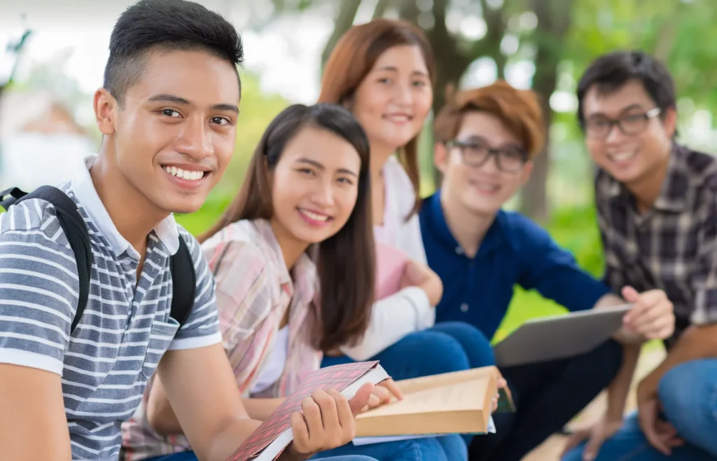 外国人が笑顔の写真