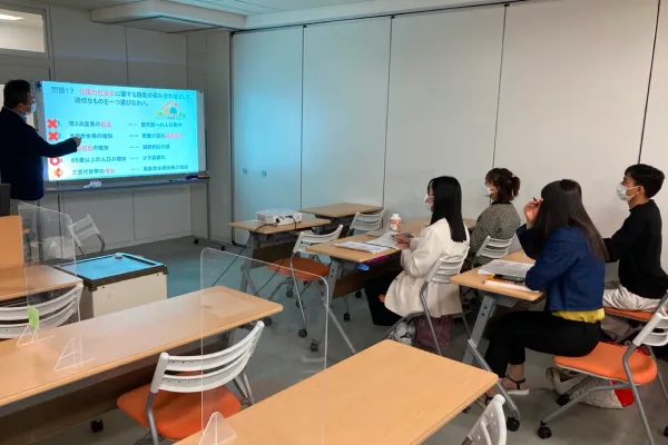 講義を受けている様子